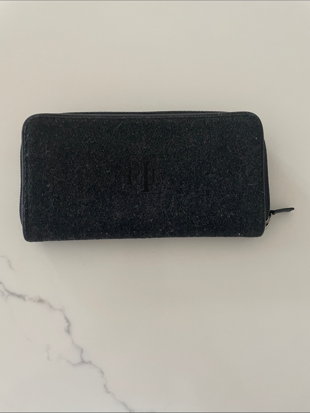 NWOT LRL zip gray wallet